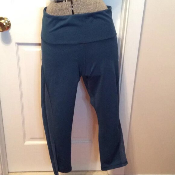 OLD NAVY ACTIVE SIZE LARGE PEACOCK BLUE CROPPED LEGGINGS - Picture 3 of 8